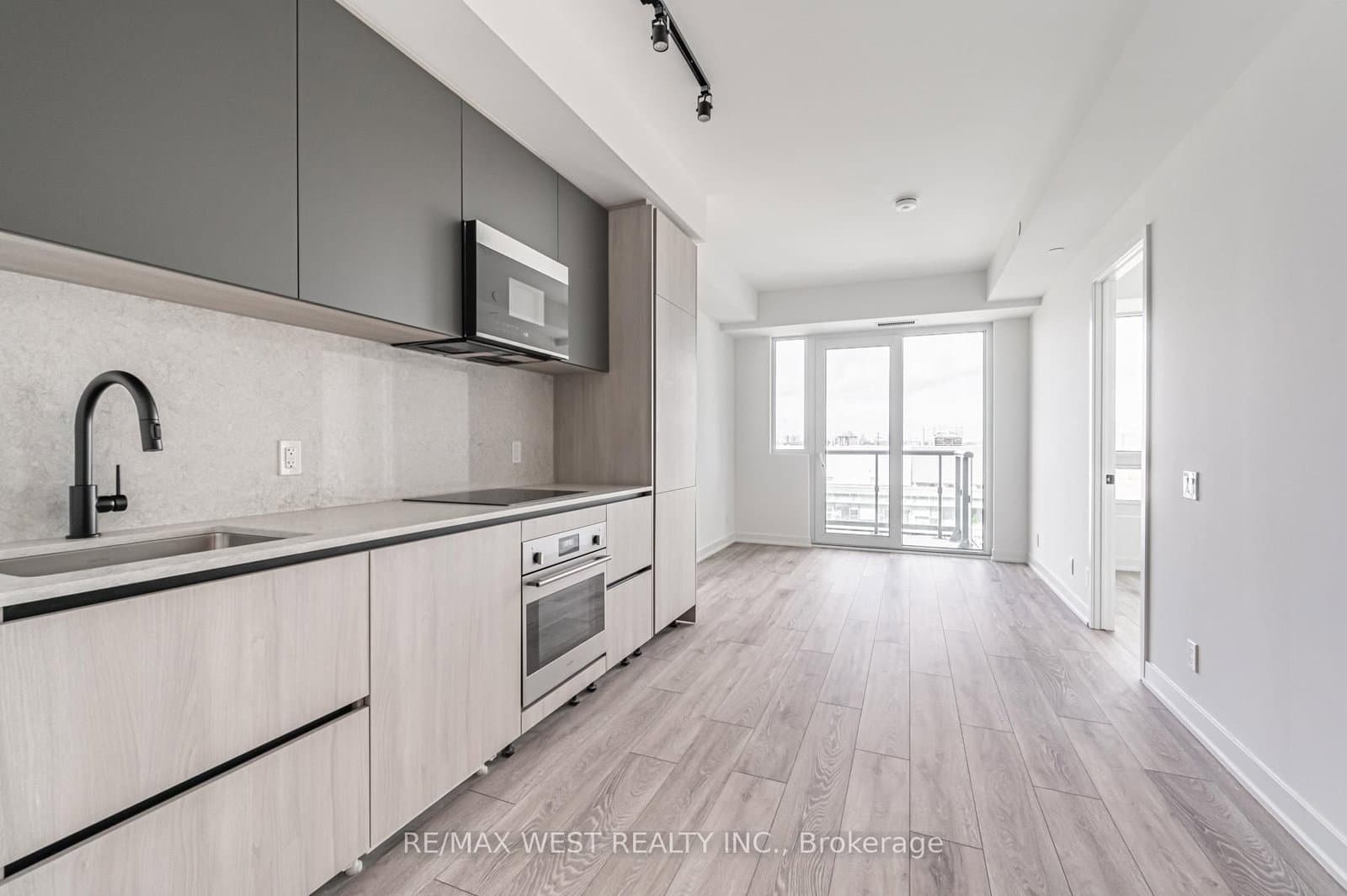 108 Peter Street, Unit 2601