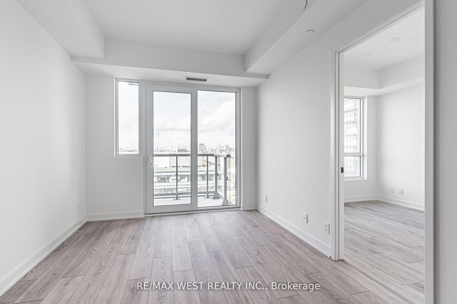 108 Peter Street, Unit 2601 thumbnail 2