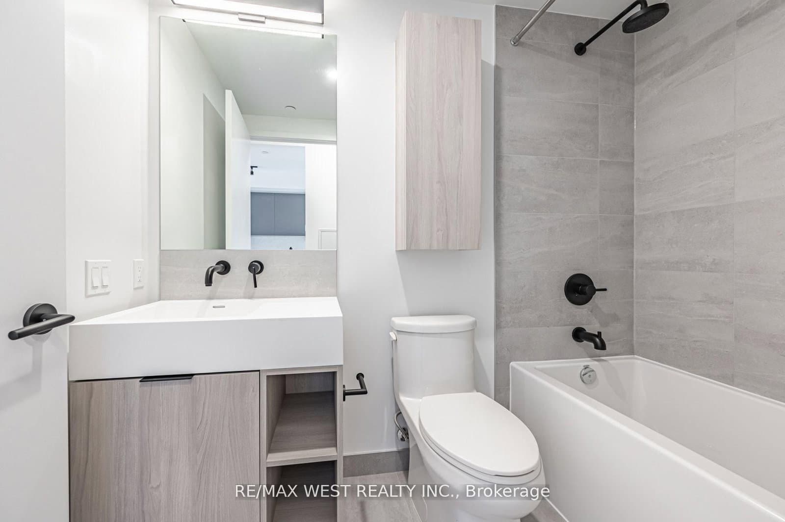 108 Peter Street, Unit 2601 thumbnail 4