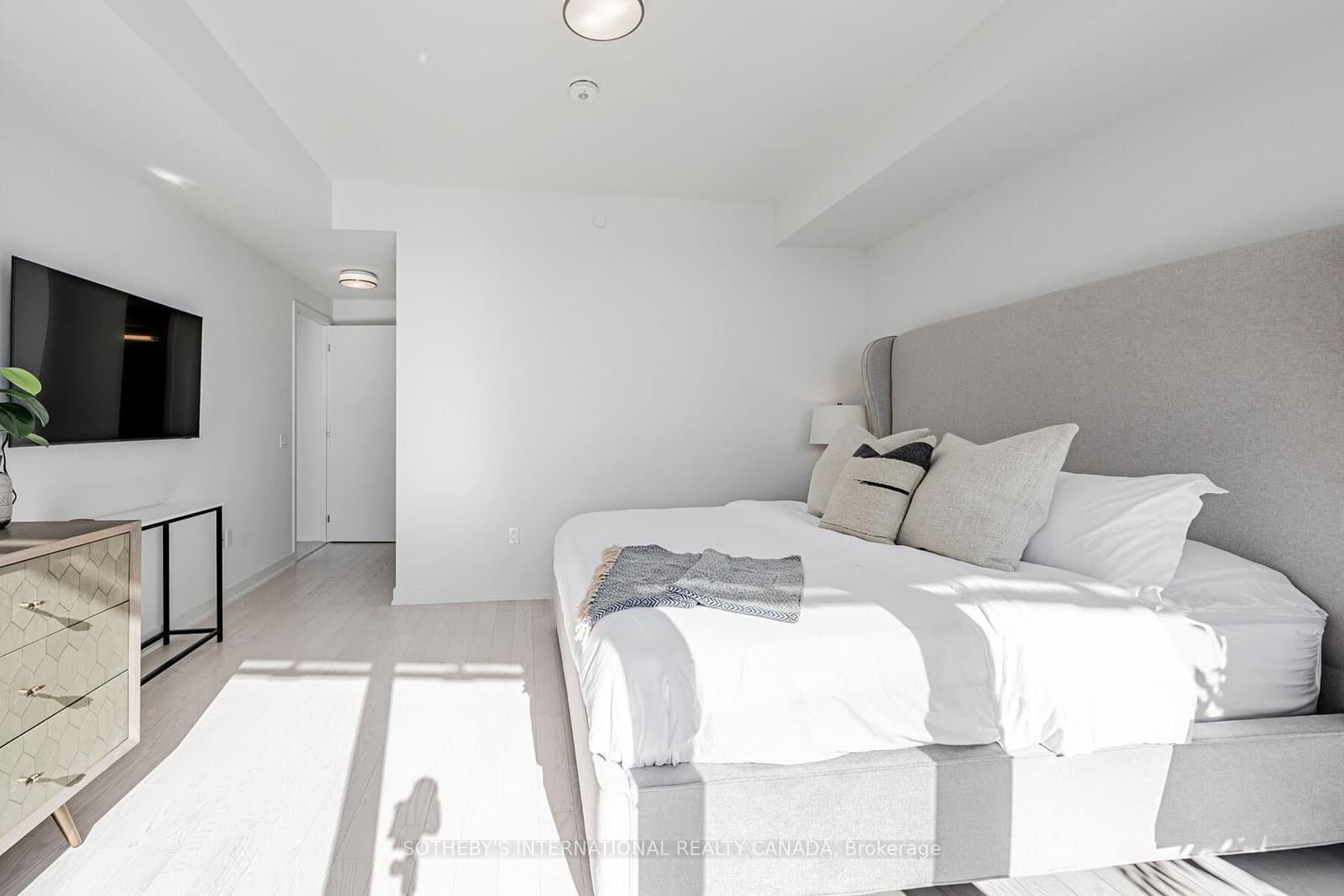 15 Queens Quay E, Unit 3403 thumbnail 12