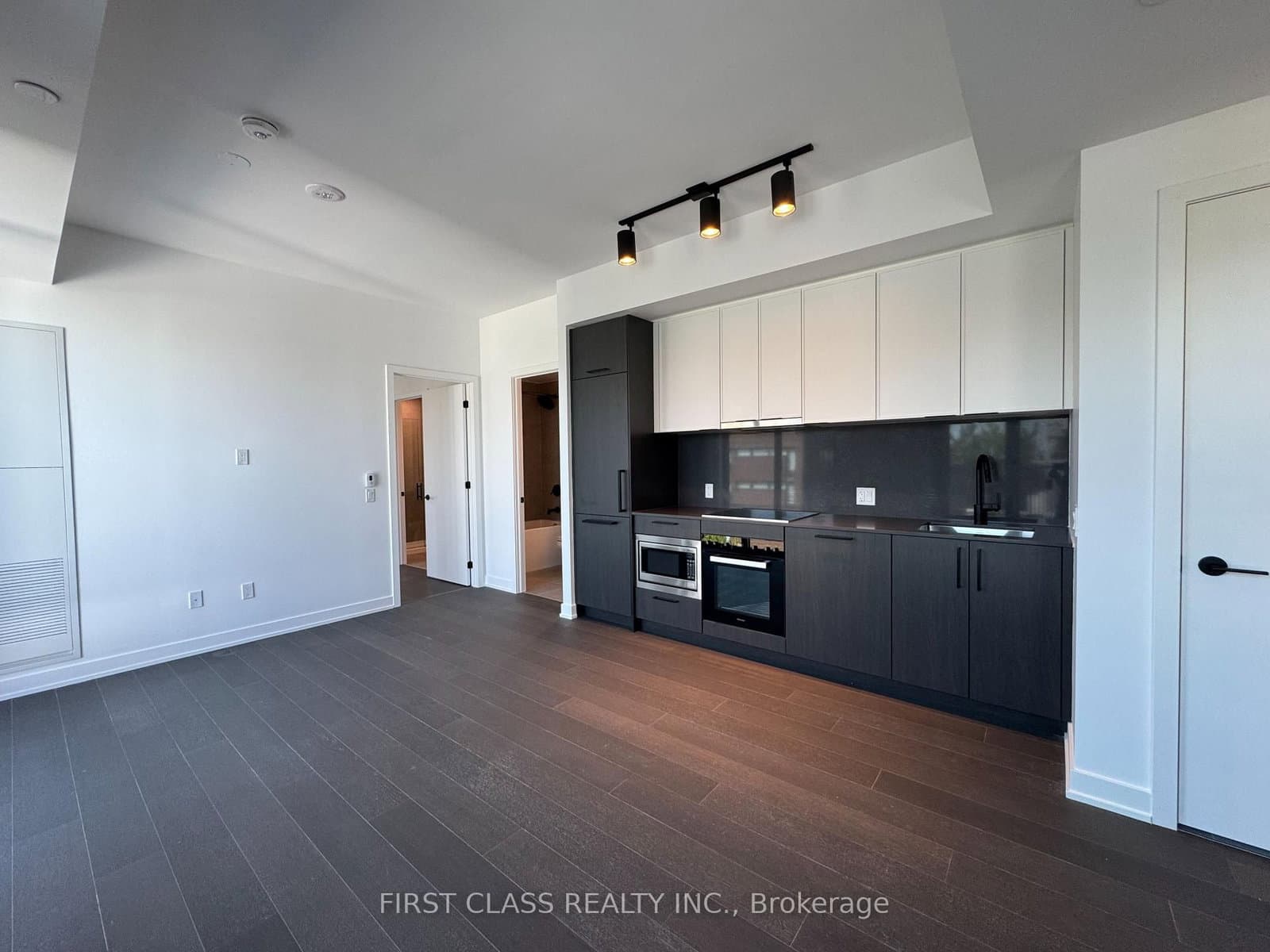 91 Montclair Avenue, Unit 822 thumbnail 2