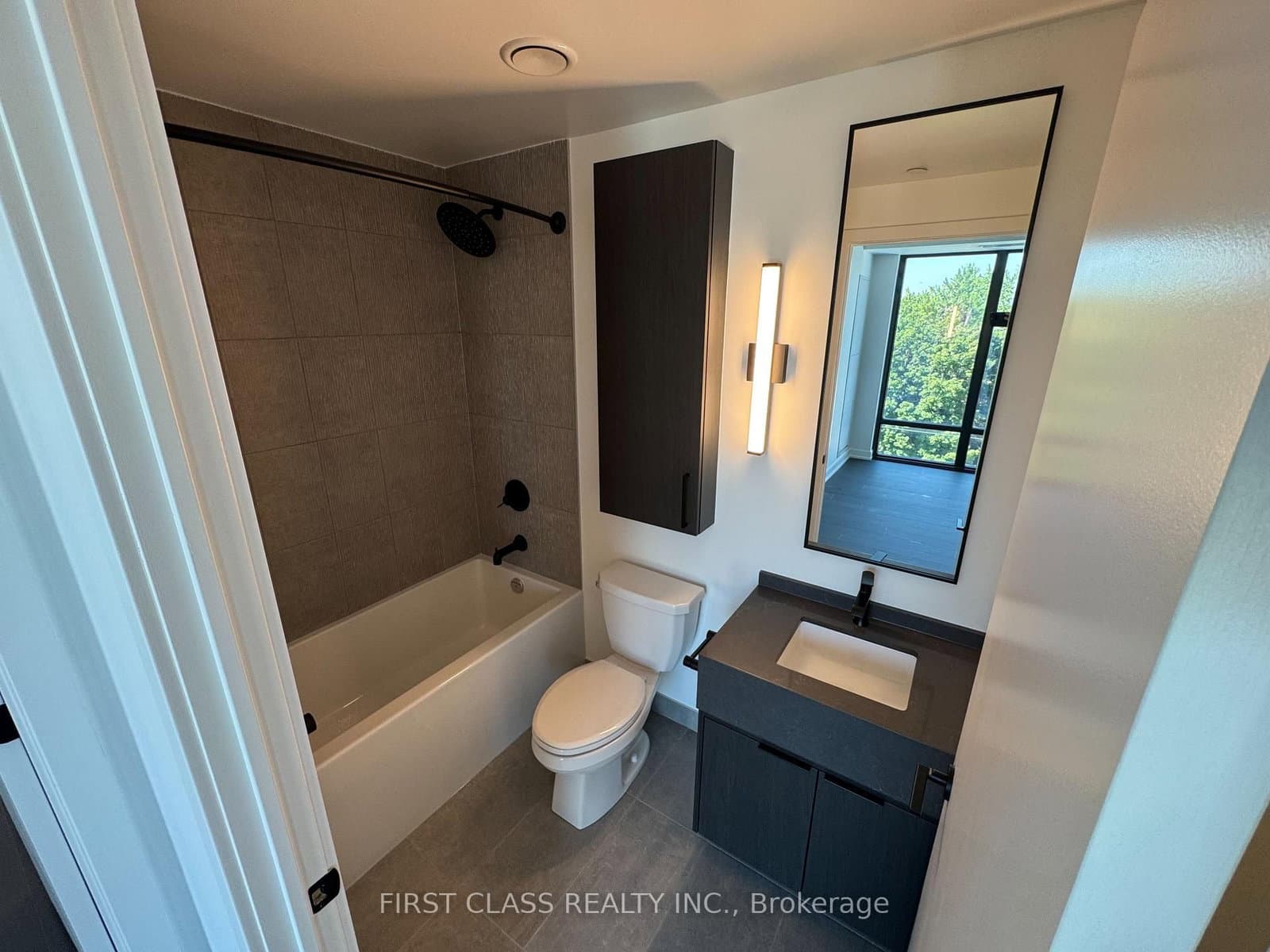 91 Montclair Avenue, Unit 822 thumbnail 6