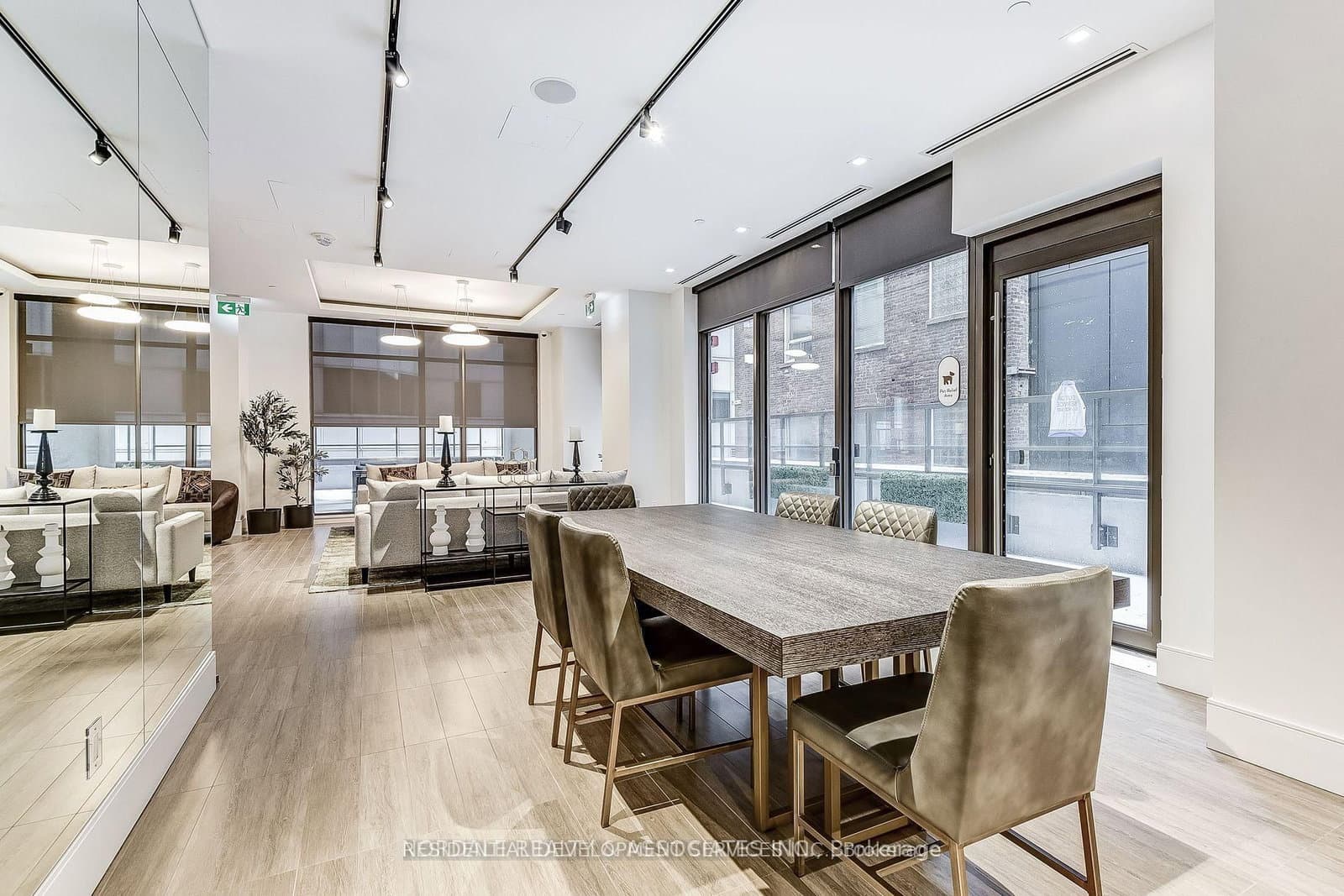 28 Widmer Street, Unit SPH25 thumbnail 4