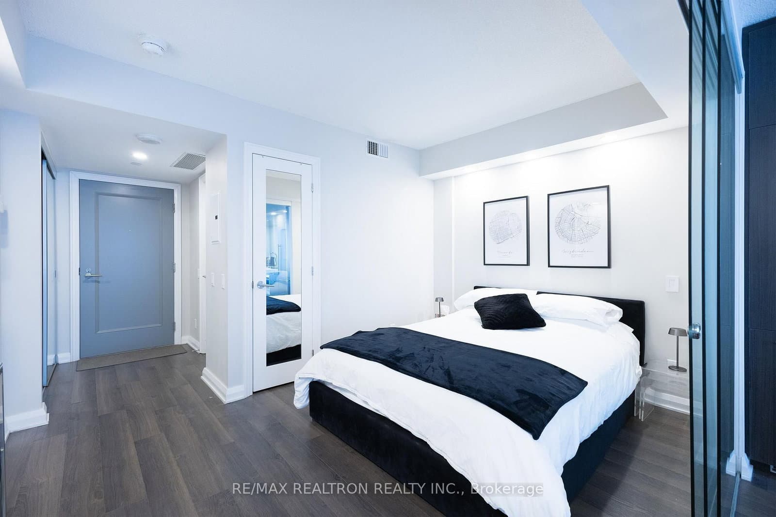 155 Yorkville Avenue thumbnail 11