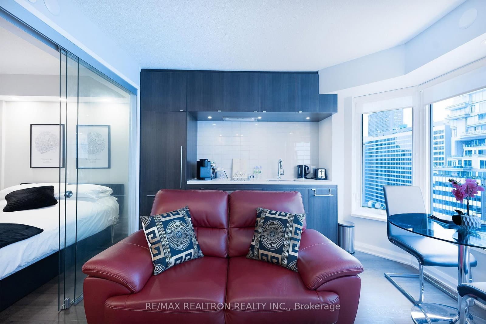 155 Yorkville Avenue thumbnail 13