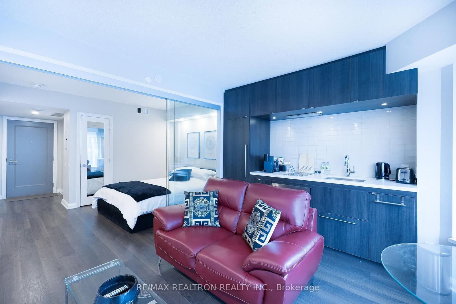 155 Yorkville Avenue thumbnail 14