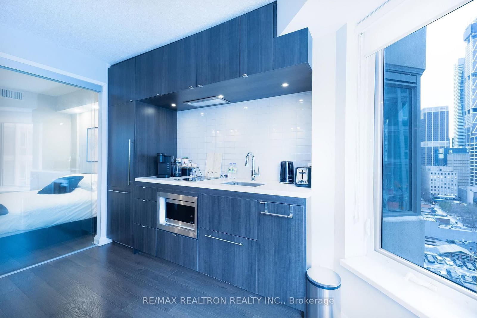 155 Yorkville Avenue thumbnail 16