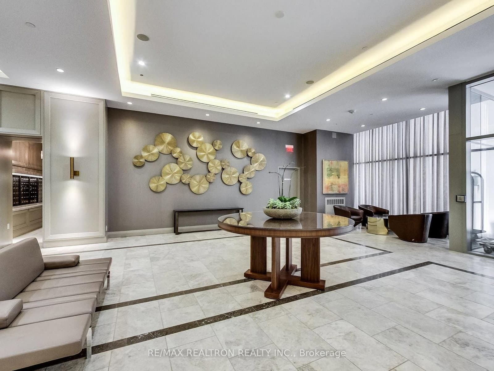 155 Yorkville Avenue thumbnail 3