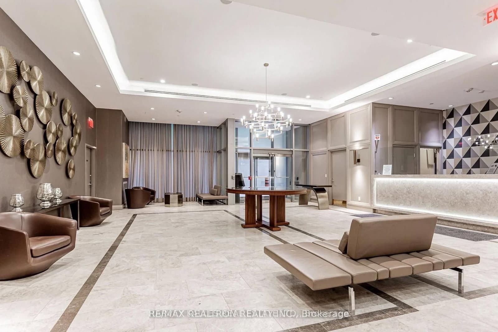 155 Yorkville Avenue thumbnail 4