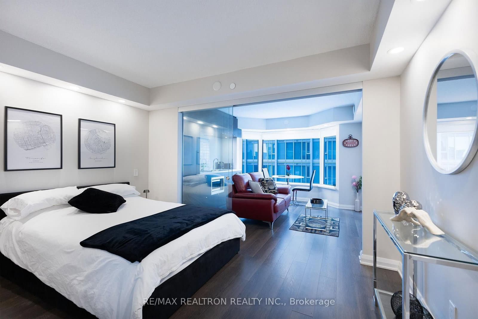 155 Yorkville Avenue thumbnail 7