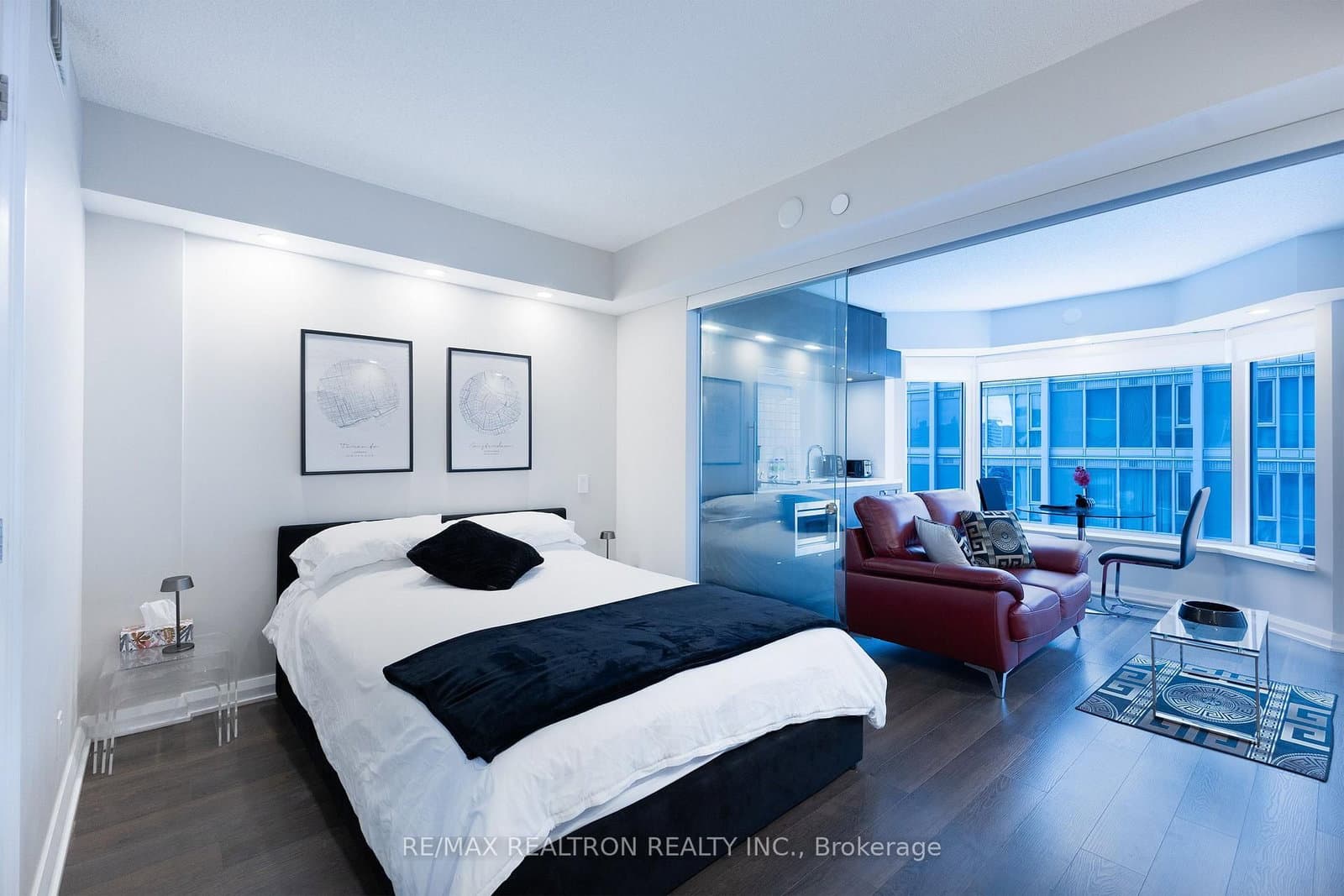 155 Yorkville Avenue thumbnail 9