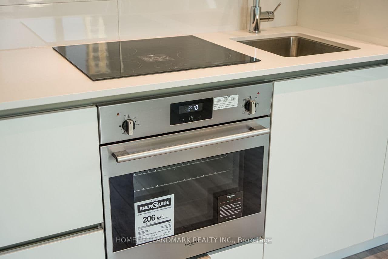 230 Simcoe Street, Unit 1919 thumbnail 10
