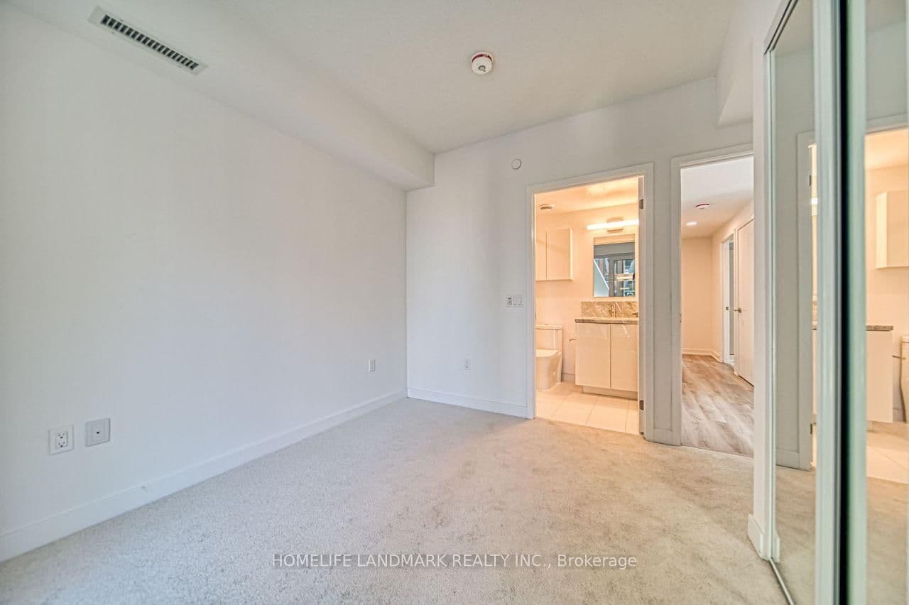 230 Simcoe Street, Unit 1919 thumbnail 16
