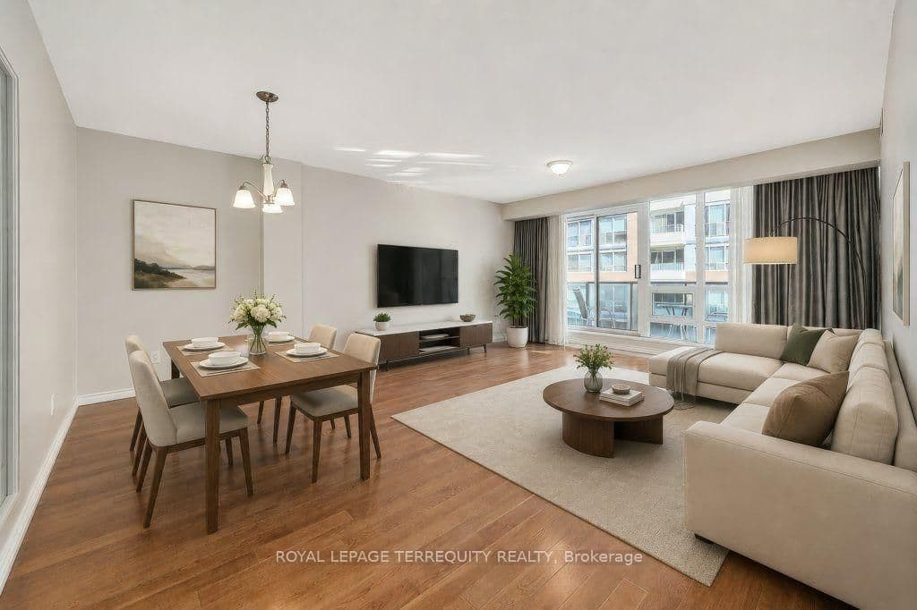 263 Wellington Street W, Unit 903 thumbnail 21