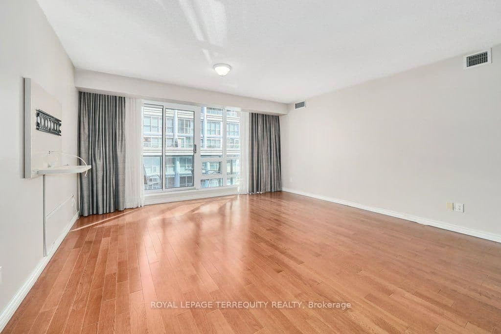 263 Wellington Street W, Unit 903 thumbnail 23