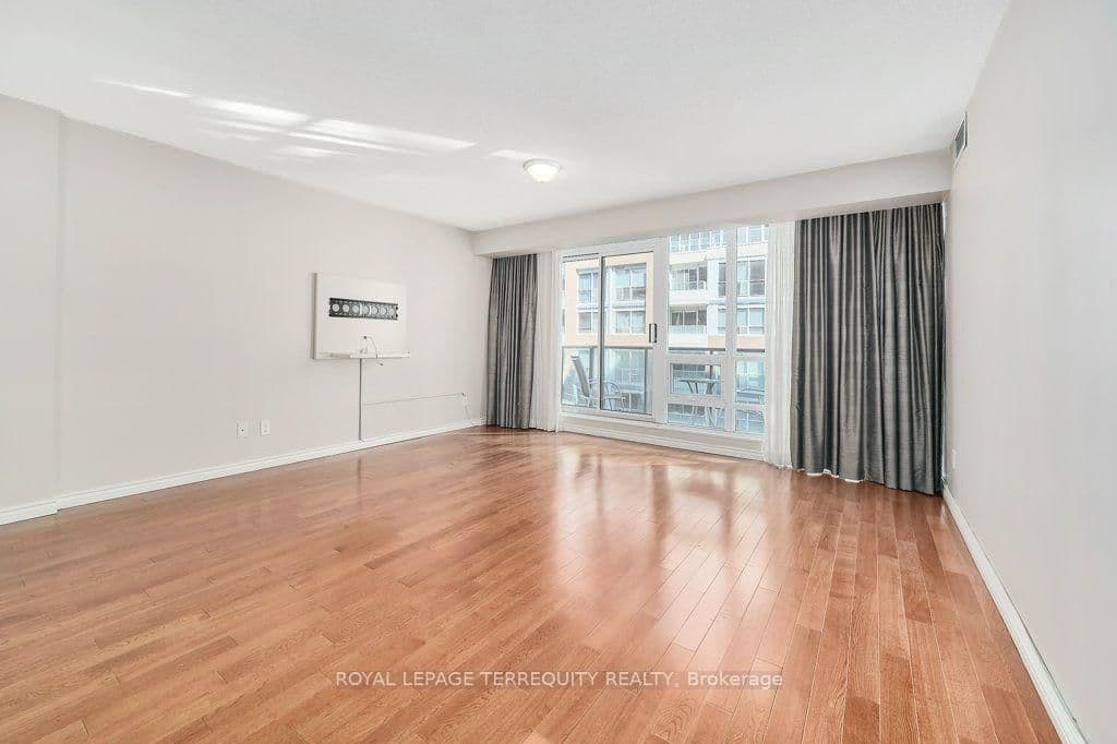 263 Wellington Street W, Unit 903 thumbnail 24