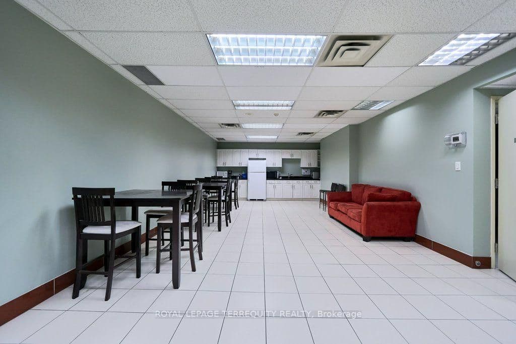 263 Wellington Street W, Unit 903 thumbnail 31