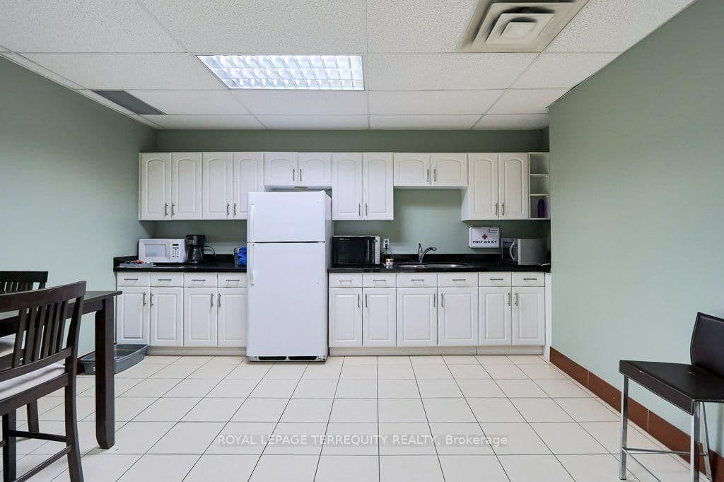 263 Wellington Street W, Unit 903 thumbnail 32
