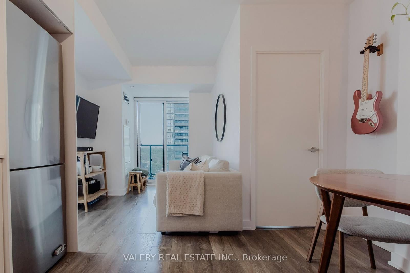 195 Redpath Avenue, Unit 712 thumbnail 13
