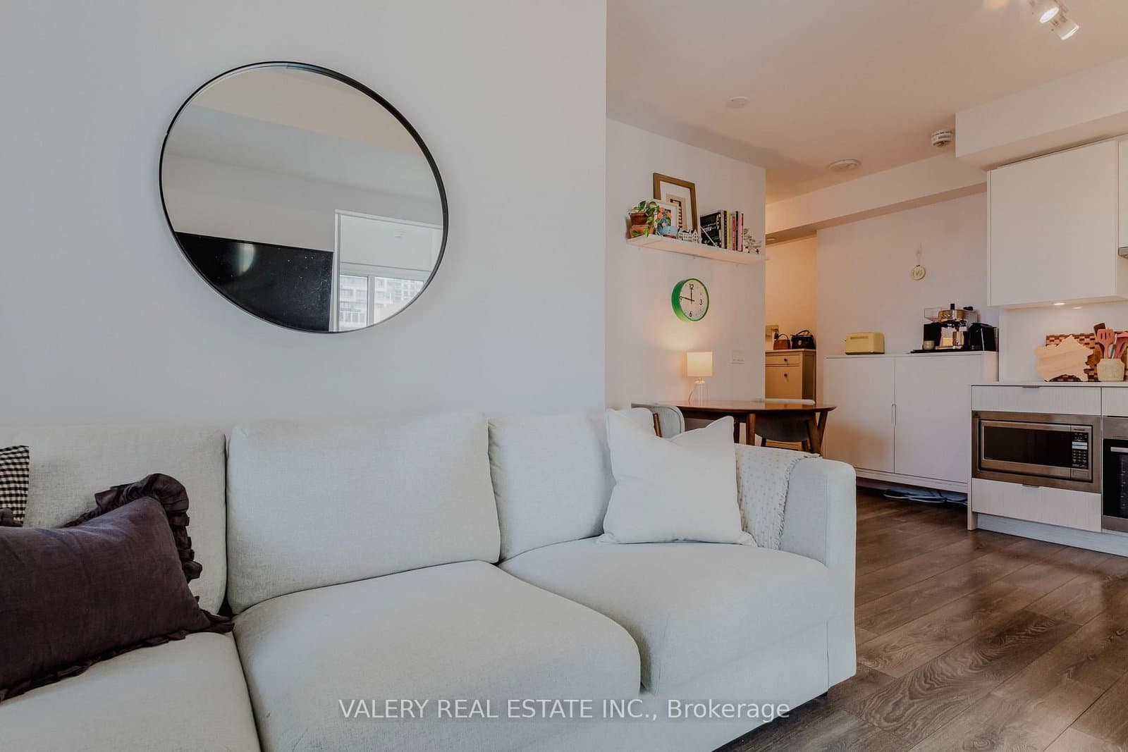 195 Redpath Avenue, Unit 712 thumbnail 17