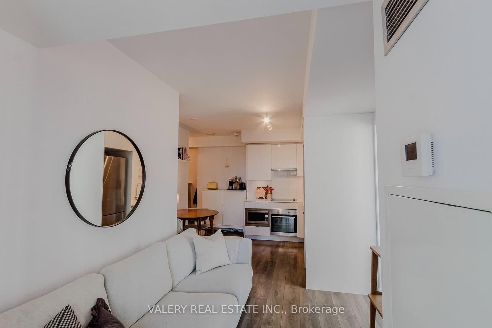 195 Redpath Avenue, Unit 712 thumbnail 27
