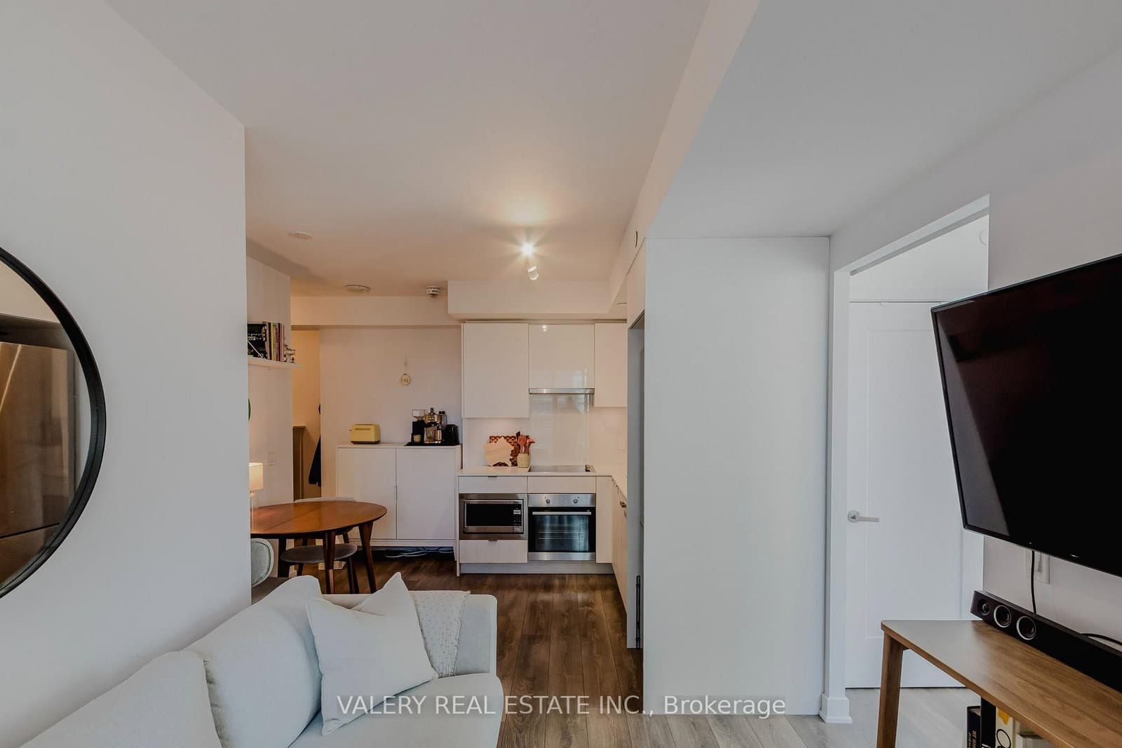 195 Redpath Avenue, Unit 712 thumbnail 28