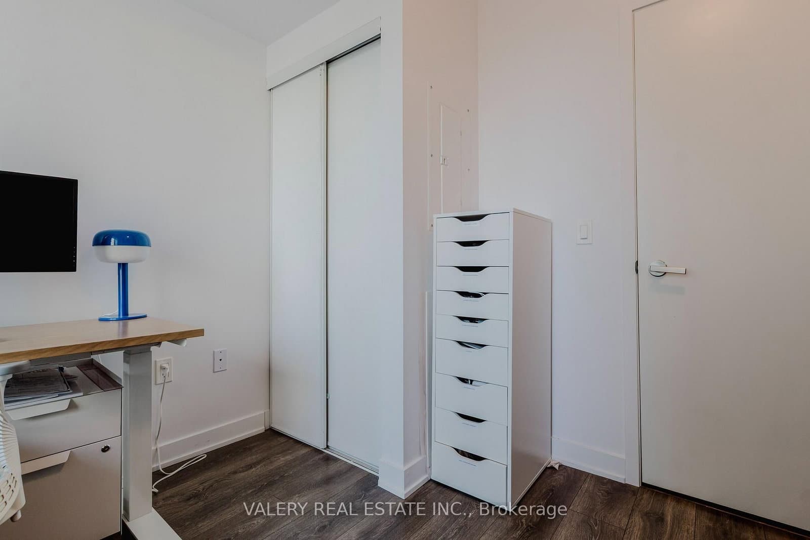 195 Redpath Avenue, Unit 712 thumbnail 8