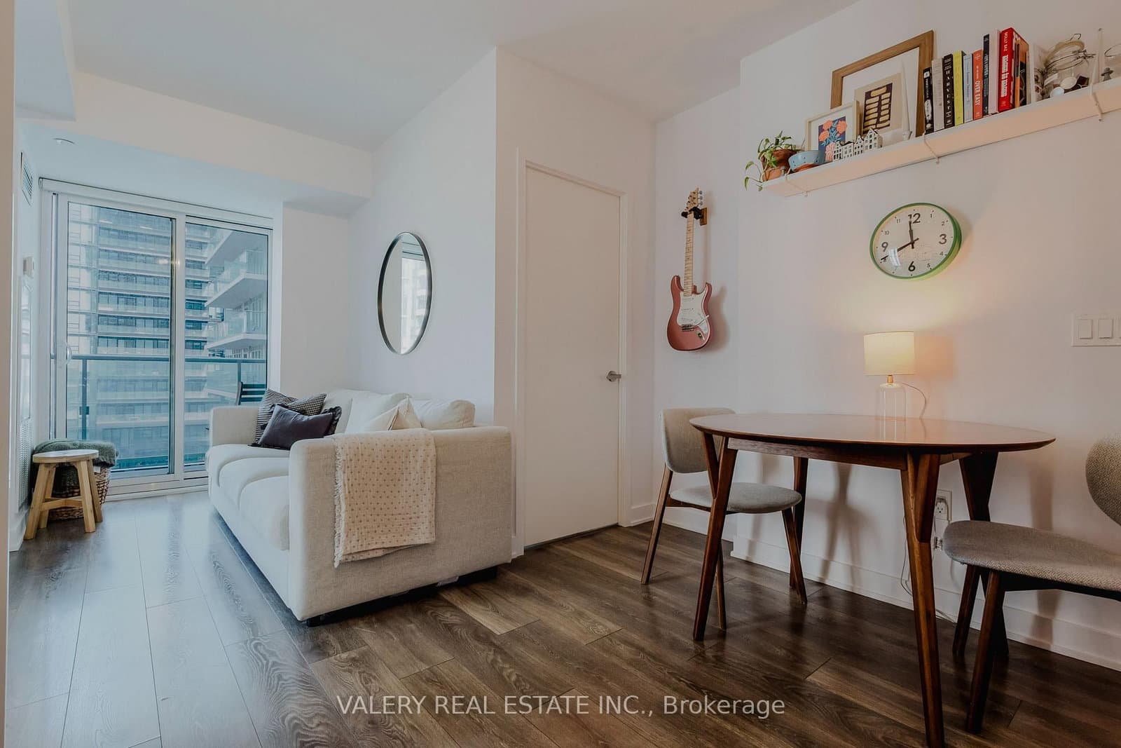 195 Redpath Avenue, Unit 712 thumbnail 9