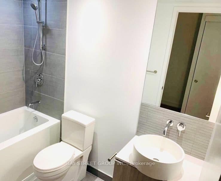161 Roehampton Avenue, Unit 320 thumbnail 8