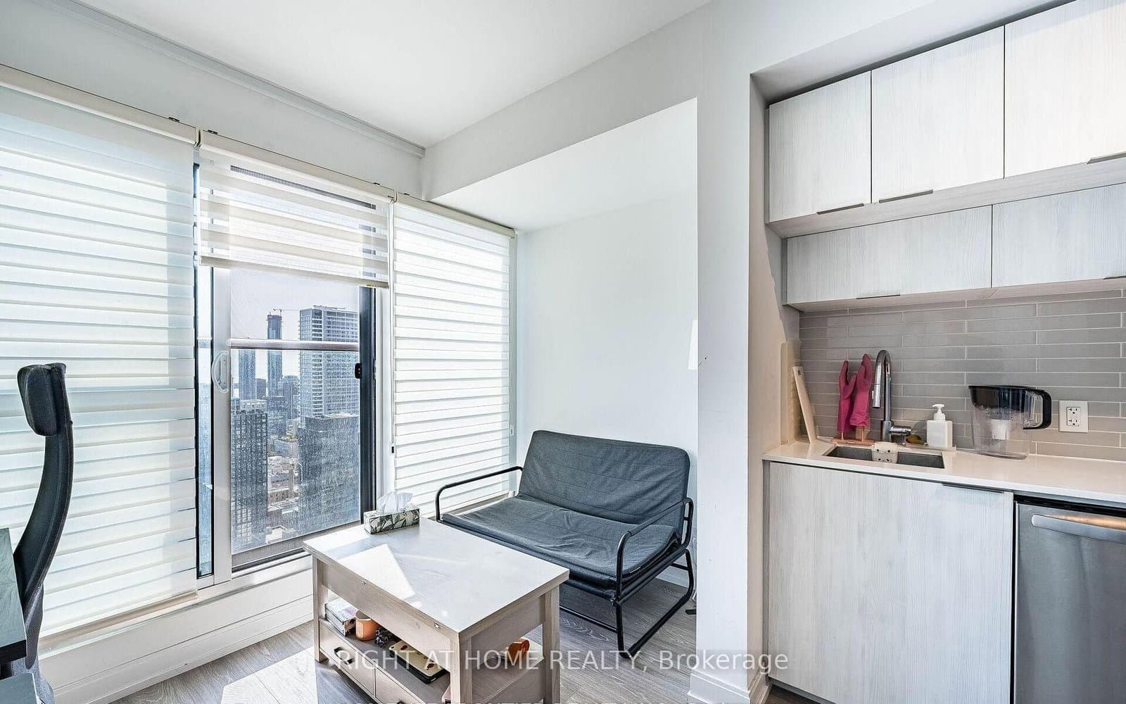 181 Dundas Street E, Unit 4608 thumbnail 12