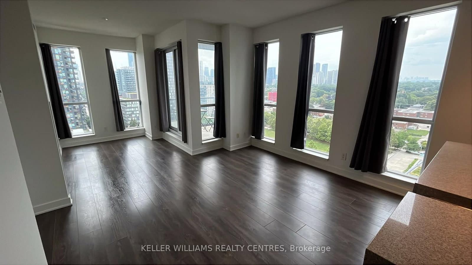 170 Sumach Street, Unit 1409 thumbnail 2