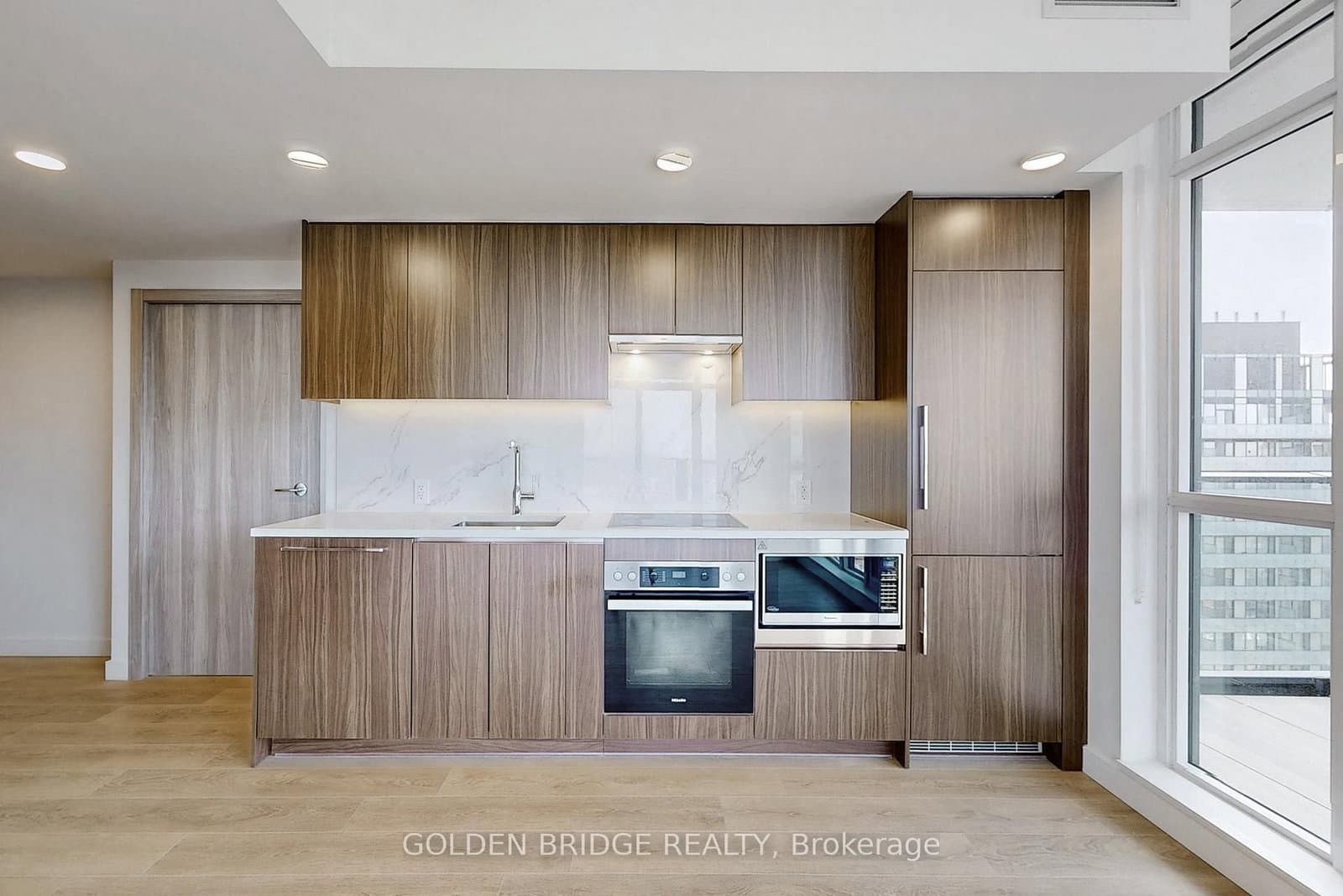 38 Widmer Street, Unit 4211 thumbnail 11