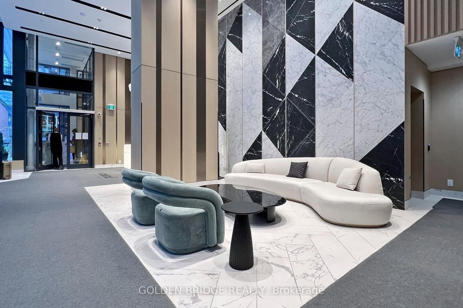 38 Widmer Street, Unit 4211 thumbnail 2