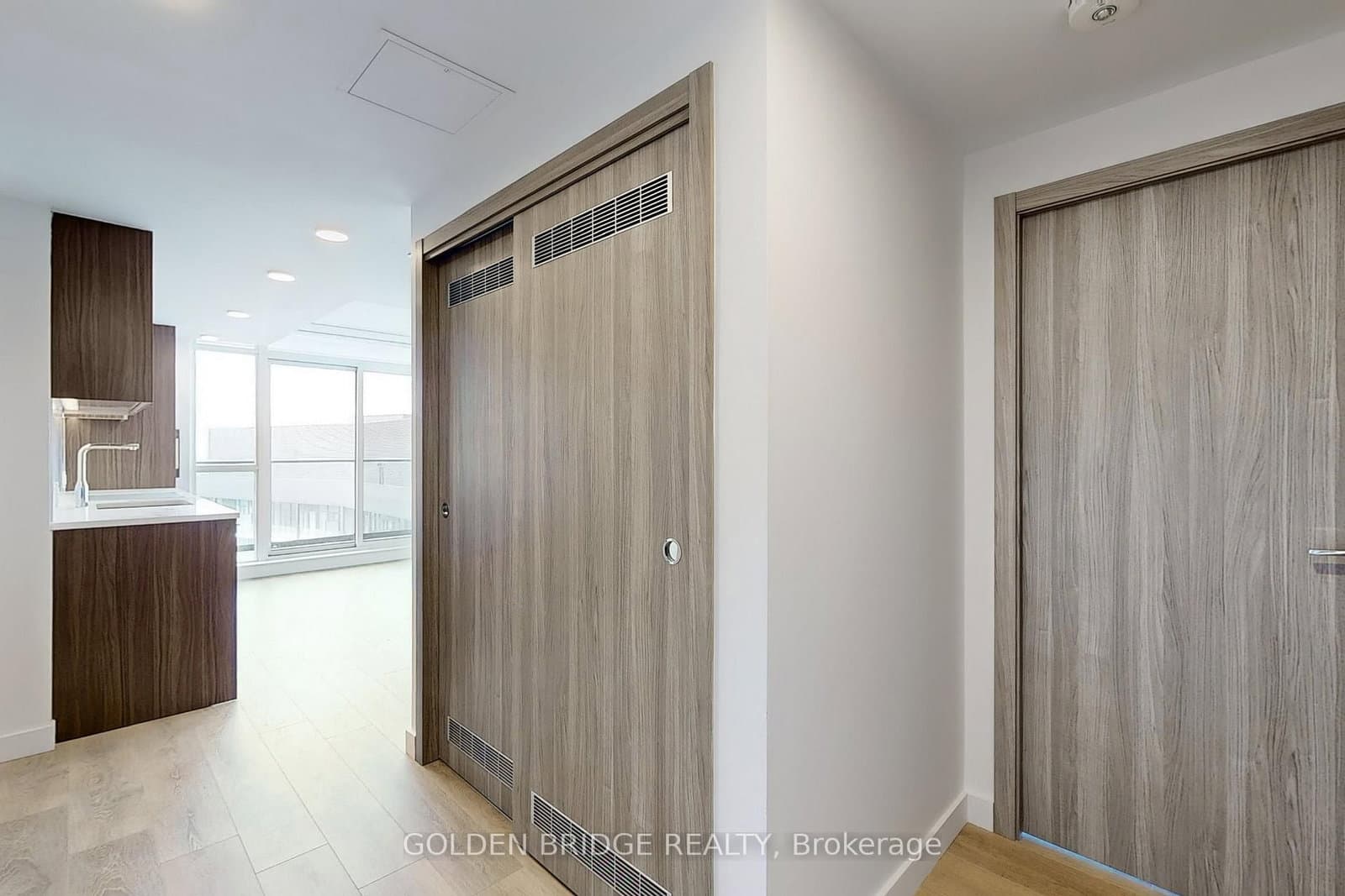38 Widmer Street, Unit 4211 thumbnail 8