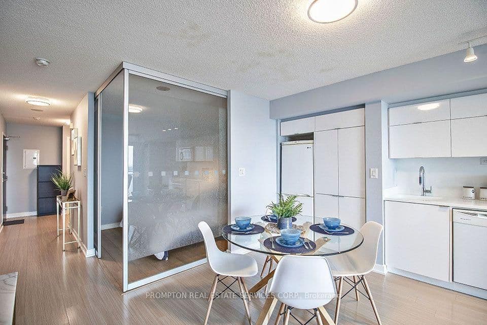 21 Iceboat Terrace, Unit 2208 thumbnail 13