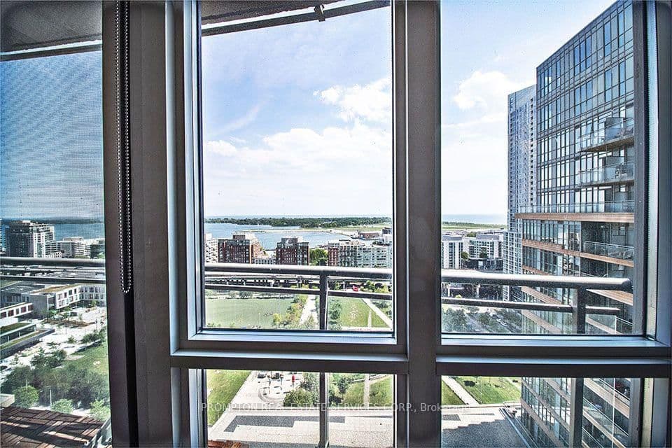 21 Iceboat Terrace, Unit 2208 thumbnail 4