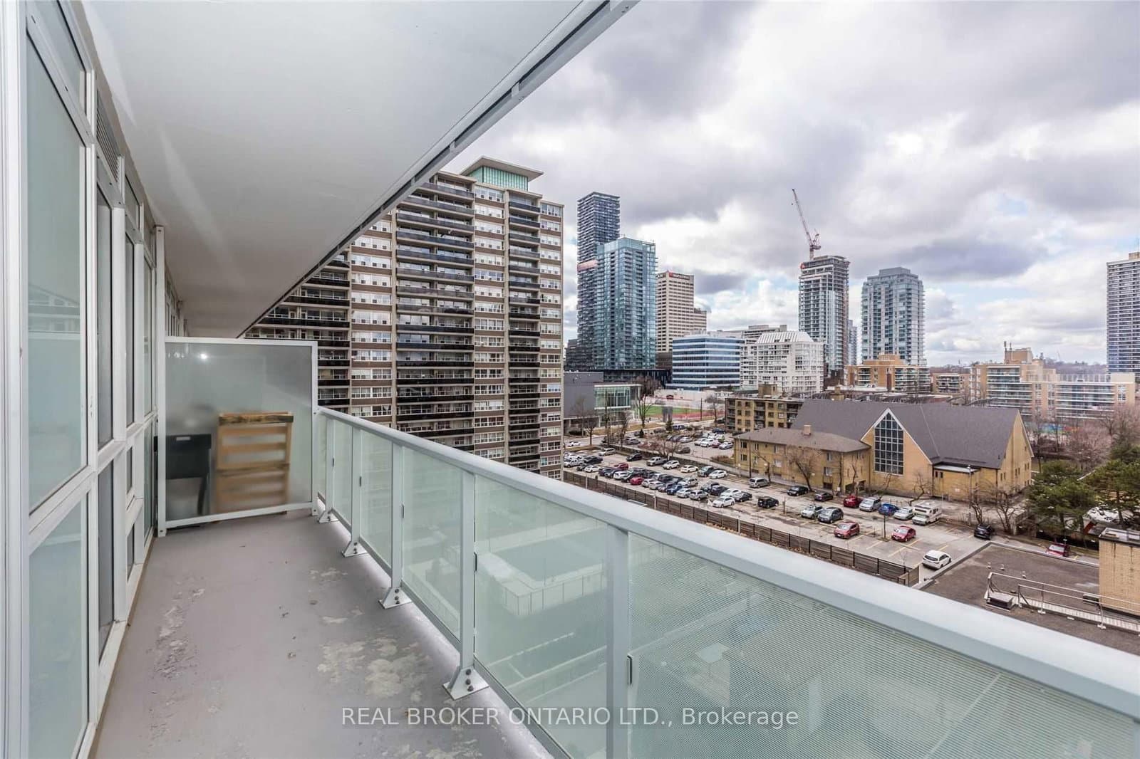101 Erskine Avenue, Unit 813 thumbnail 16