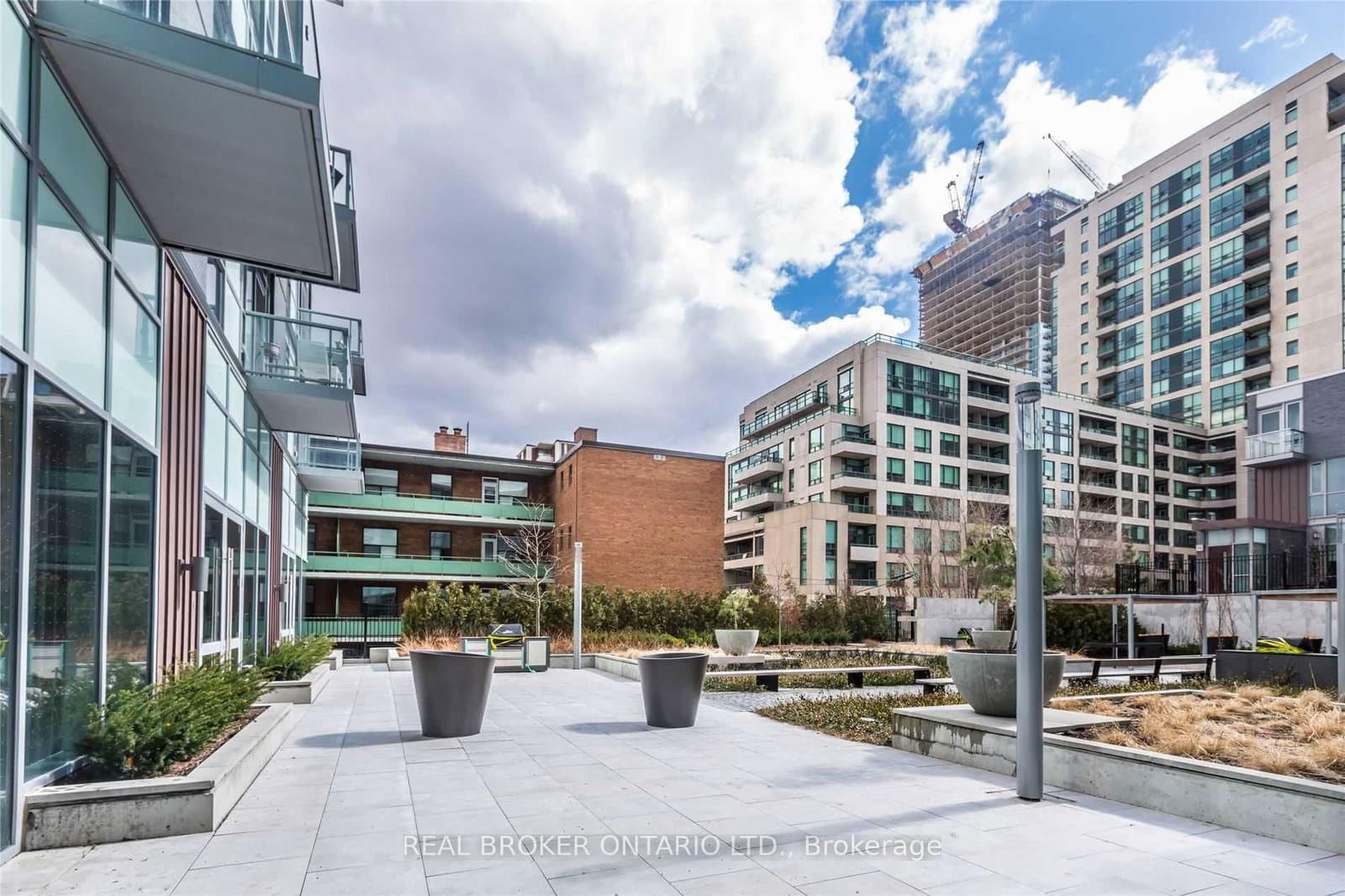 101 Erskine Avenue, Unit 813 thumbnail 19