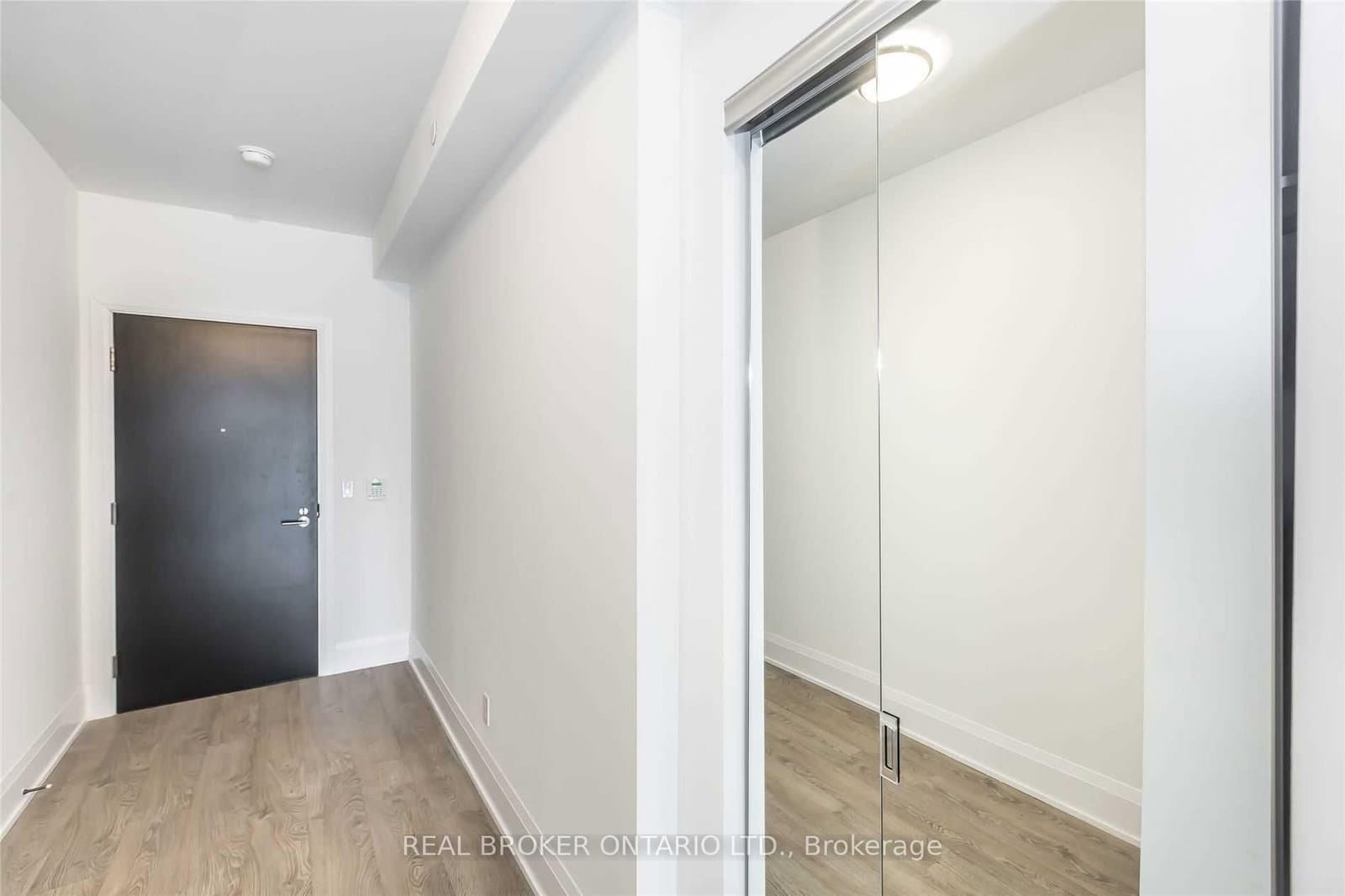 101 Erskine Avenue, Unit 813 thumbnail 2