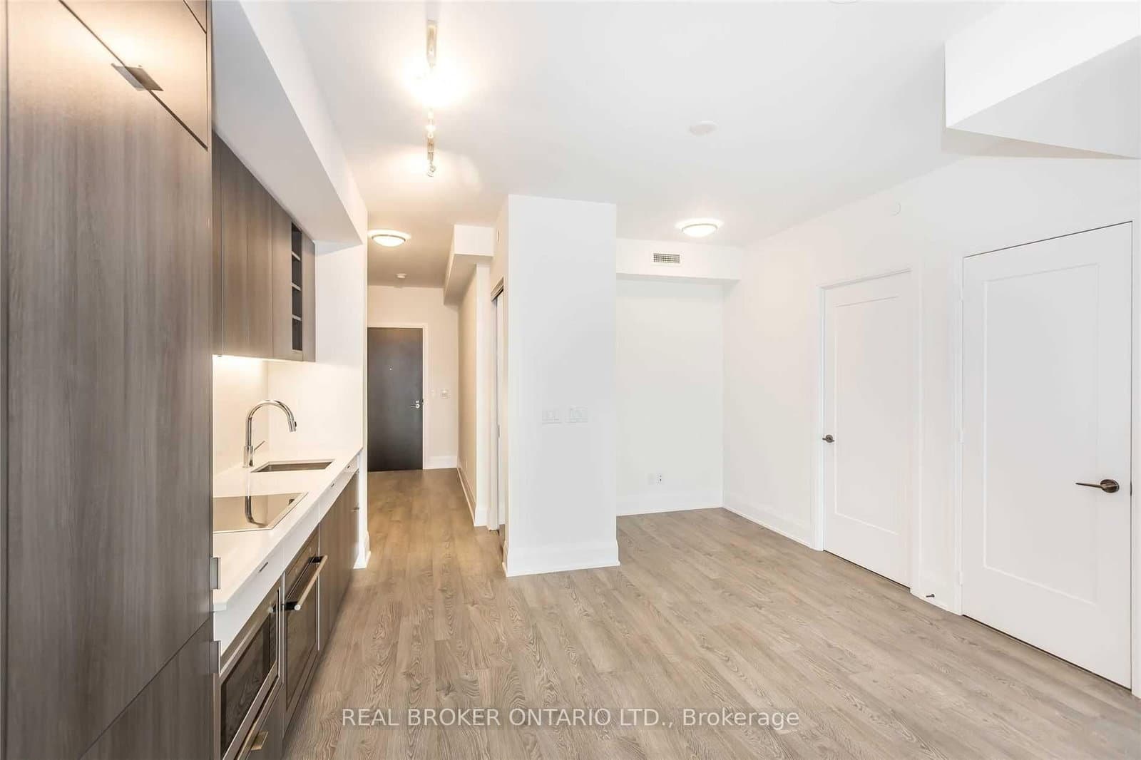 101 Erskine Avenue, Unit 813 thumbnail 7