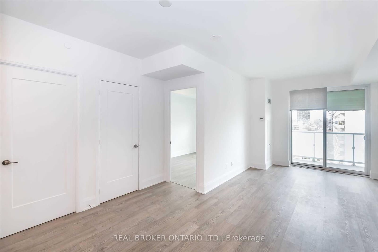 101 Erskine Avenue, Unit 813 thumbnail 8