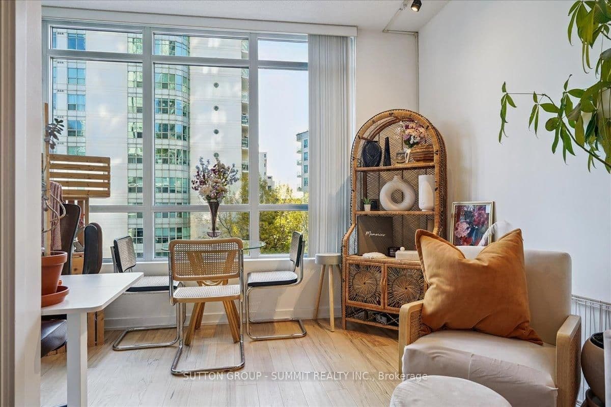 38 Dan Leckie Way, Unit 515 thumbnail 3