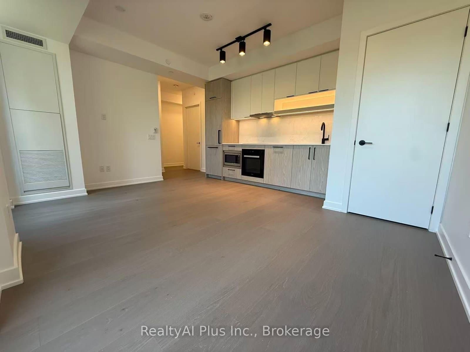 91 Montclair Avenue, Unit 606