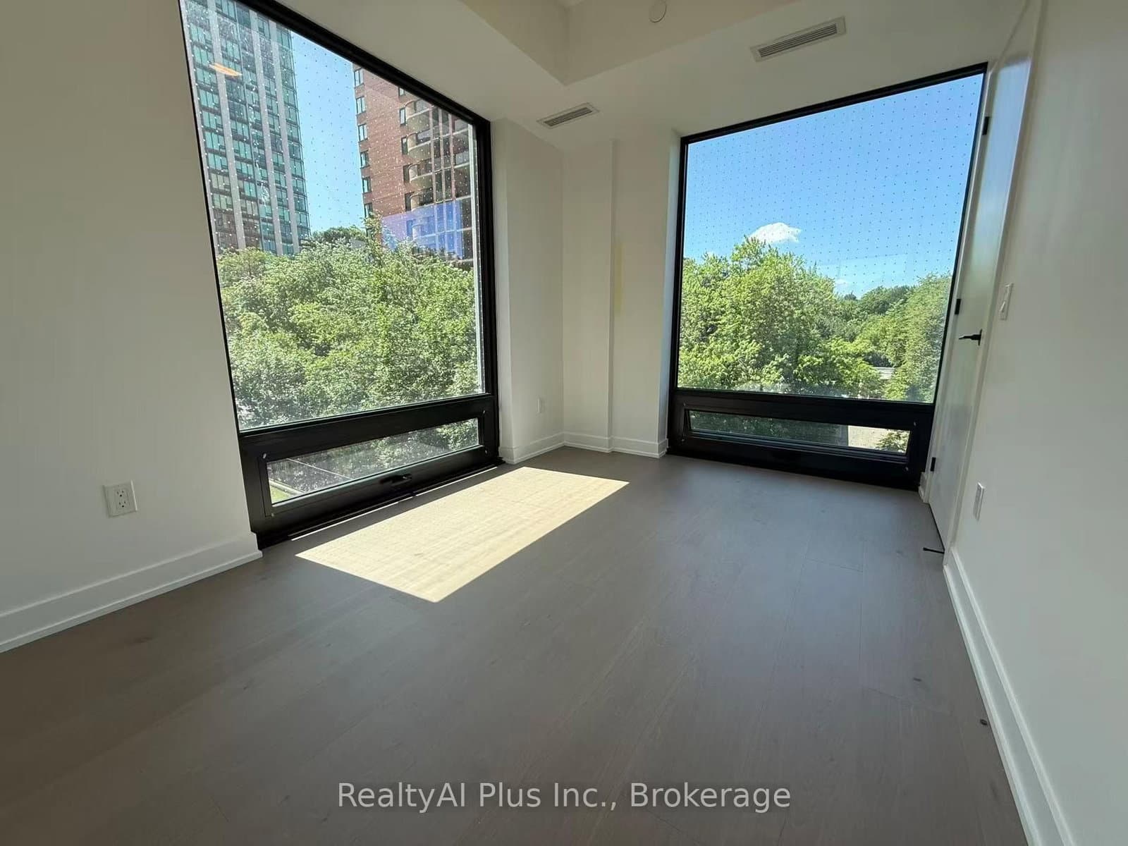 91 Montclair Avenue, Unit 606 thumbnail 6