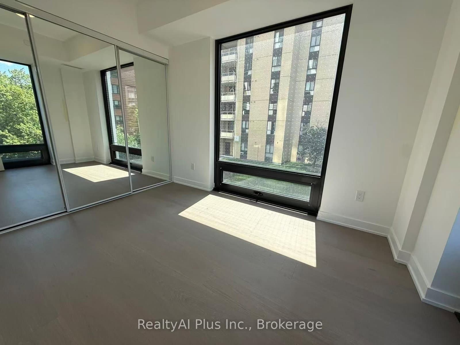 91 Montclair Avenue, Unit 606 thumbnail 7