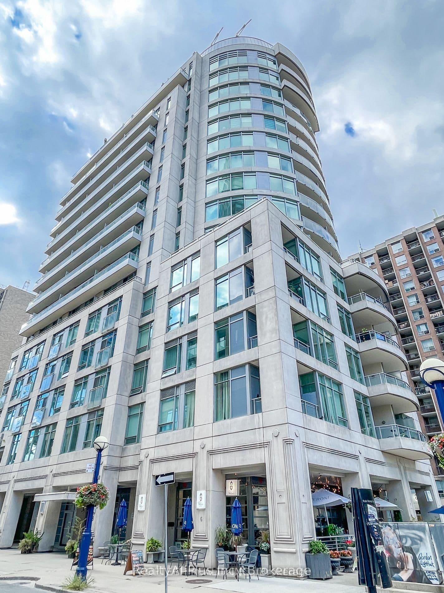 8 Scollard Street, Unit 304 - Image 1