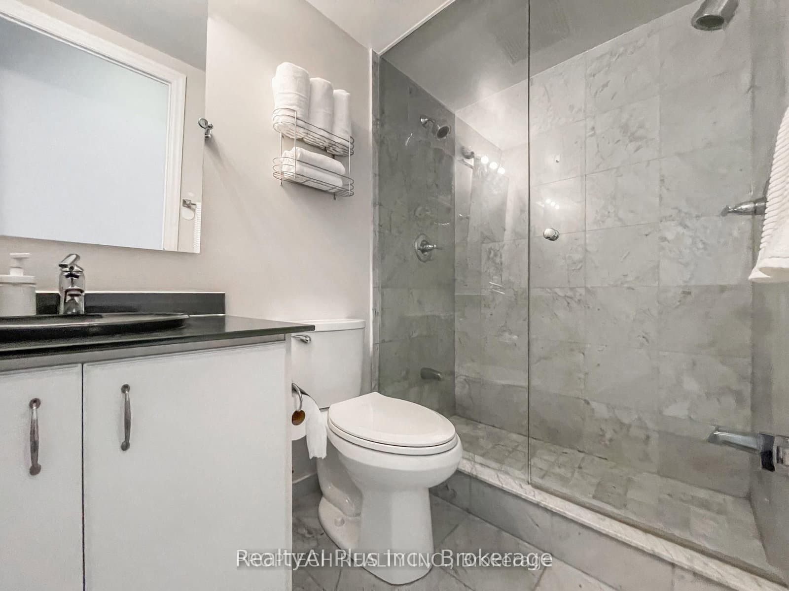 8 Scollard Street, Unit 304 thumbnail 13