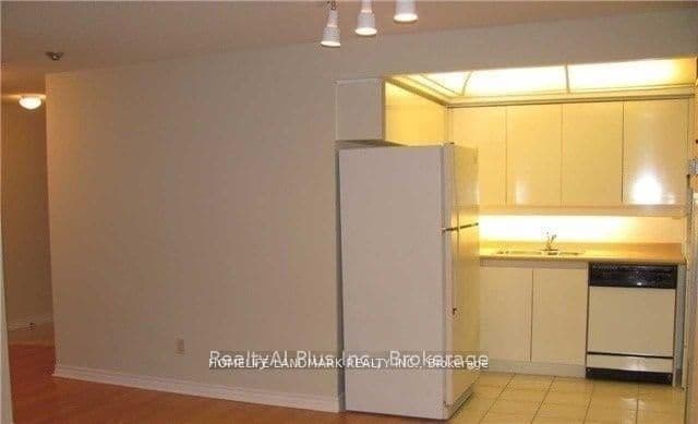736 Bay Street, Unit 2210 thumbnail 9