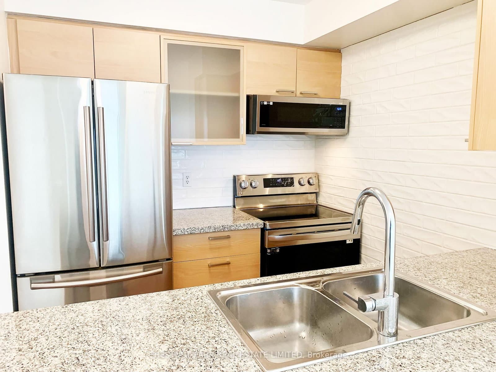 18 Harrison Garden Boulevard, Unit 2504 thumbnail 11