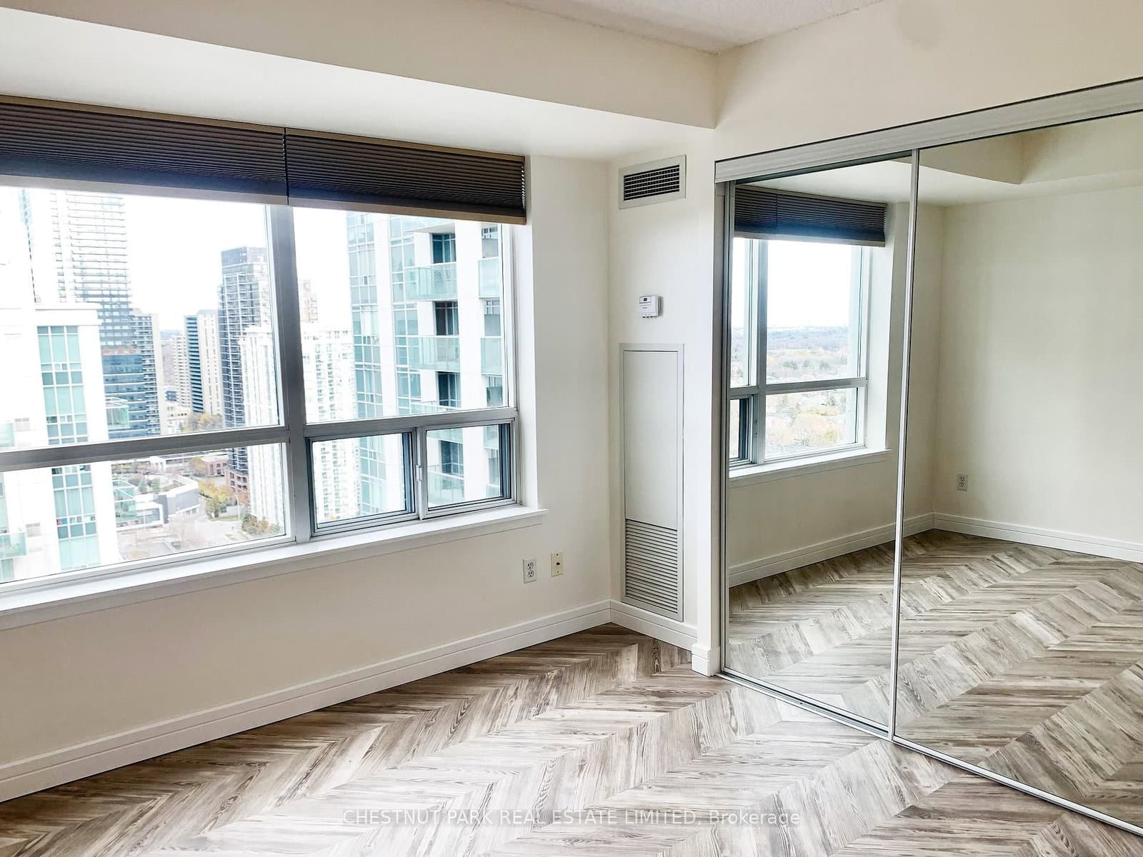 18 Harrison Garden Boulevard, Unit 2504 thumbnail 20